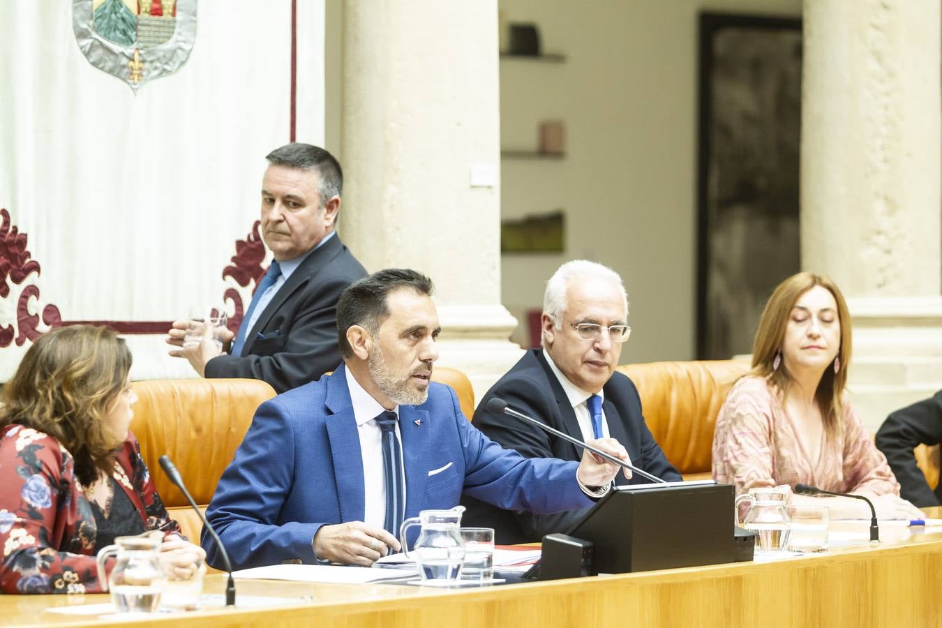 Fotos: Aplausos, gestos y discursos en la sesión para proclamar la Mesa del Parlamento riojano