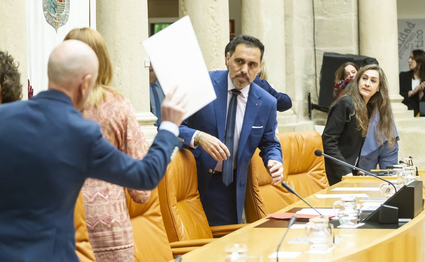 Fotos: Aplausos, gestos y discursos en la sesión para proclamar la Mesa del Parlamento riojano