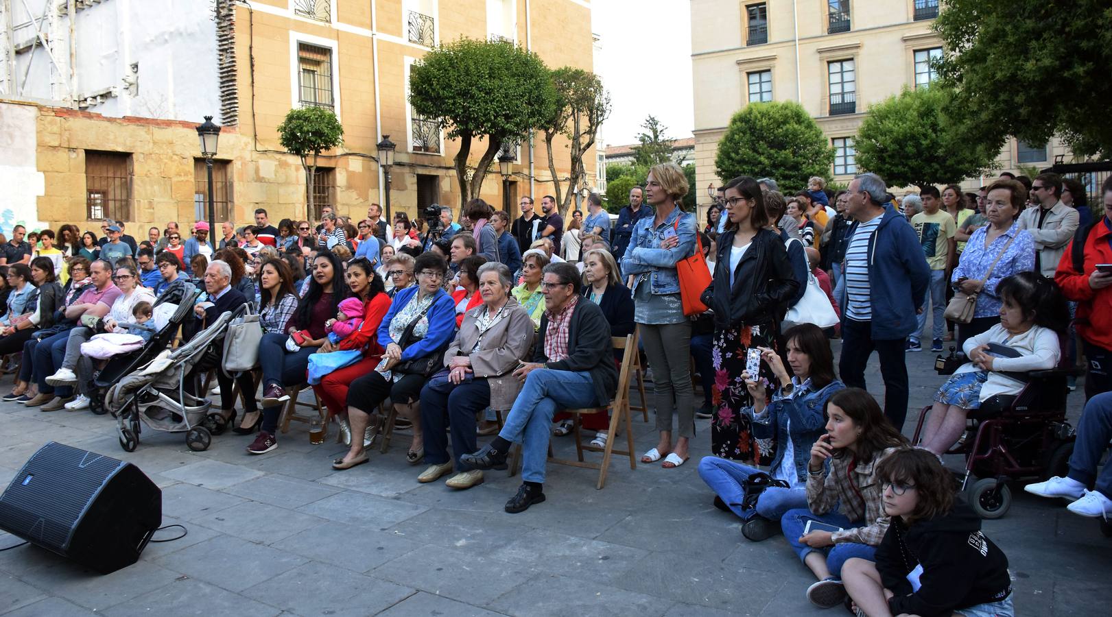 Por la tarde, la escuela de música tocó para quienes hasta allí se acercaron en la tarde del Día de la Música