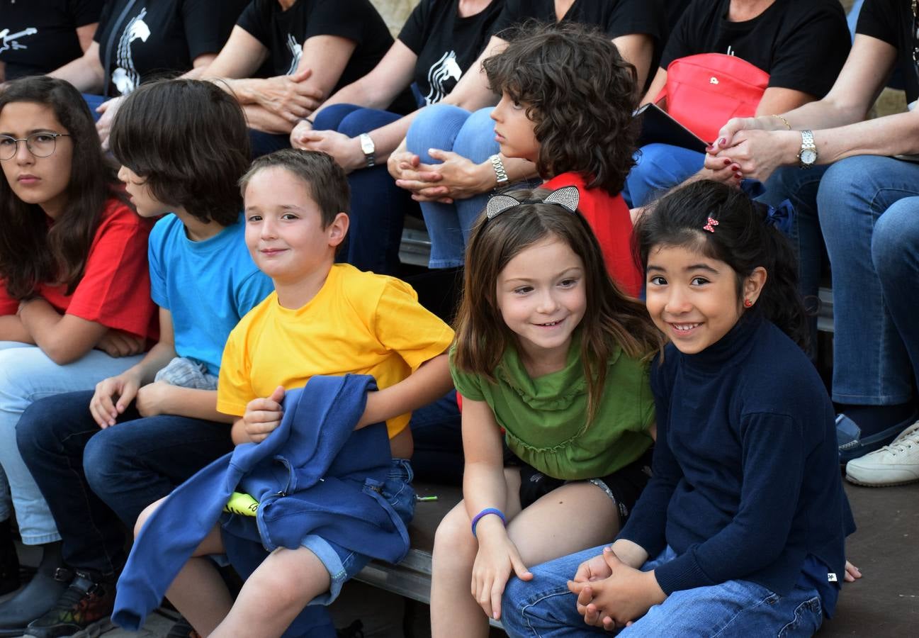 Por la tarde, la escuela de música tocó para quienes hasta allí se acercaron en la tarde del Día de la Música