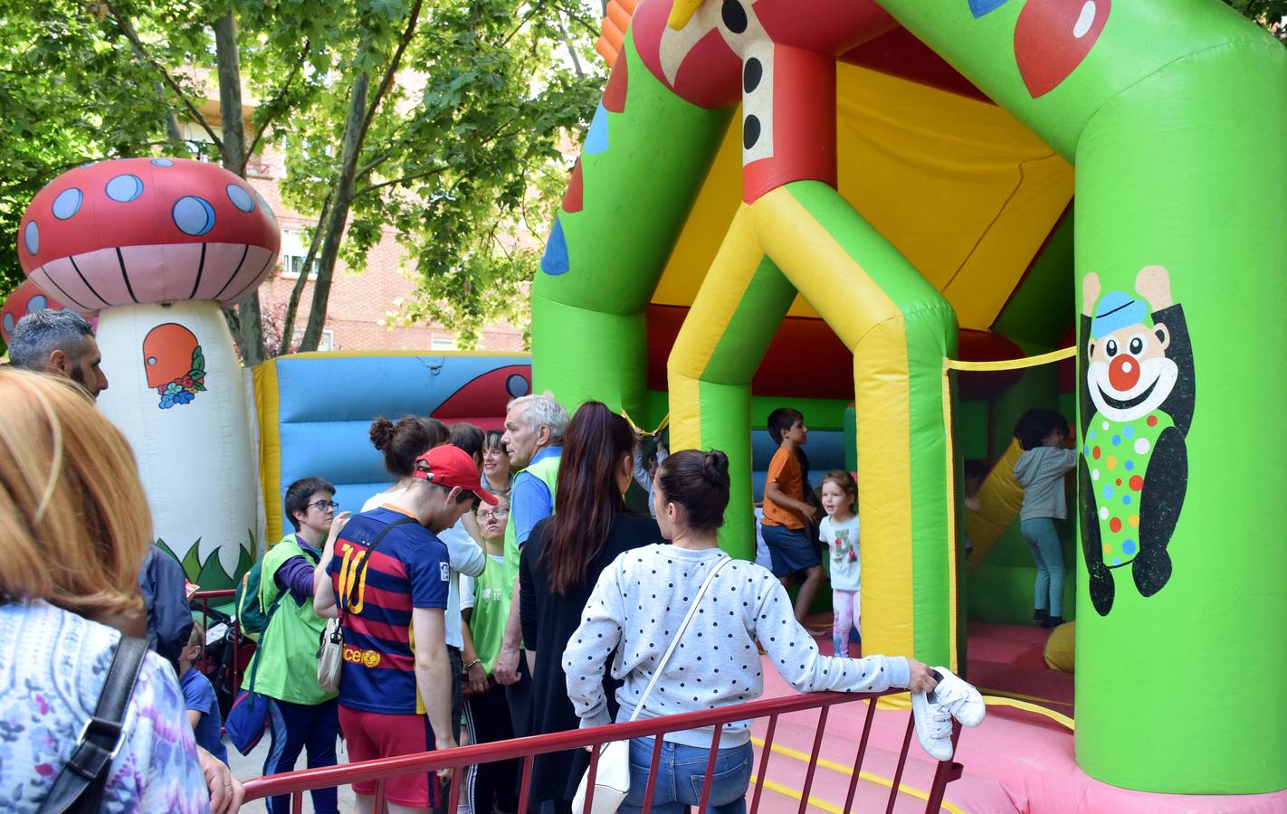 Fotos: El barrio logroñés de Madre de Dios celebra sus fiestas