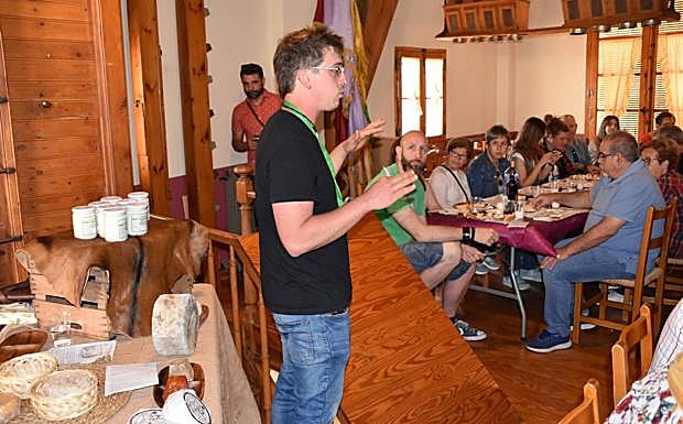 El Alto Cidakos ofreció este sábado una cata en la antigua fábrica de harinas de Enciso. 