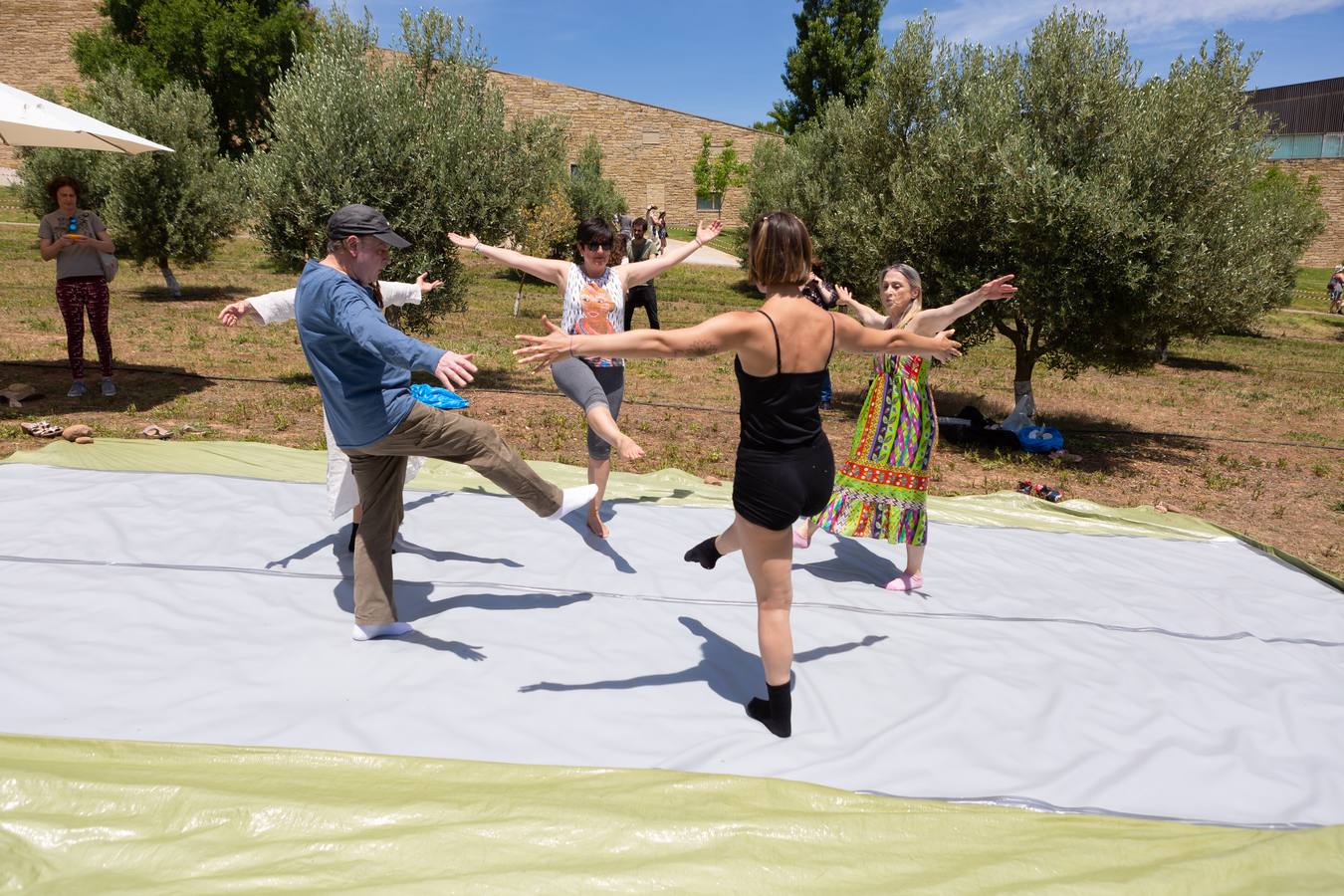 La finca institucional se ha convertido este sábado en un parque temático en torno al vino y la gastronomía riojana