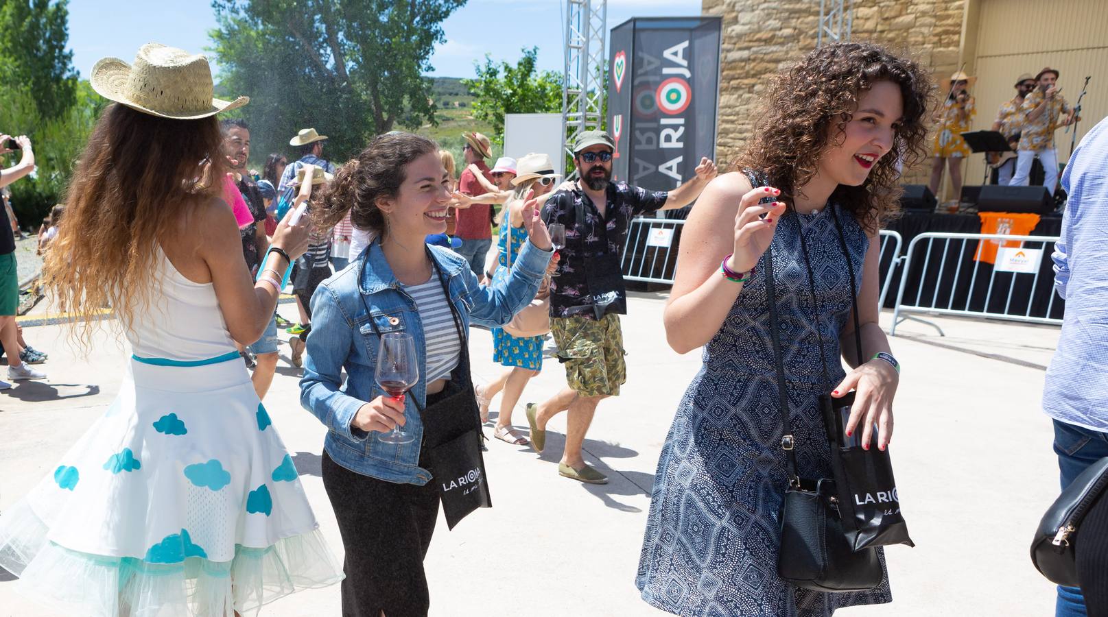 La finca institucional se ha convertido este sábado en un parque temático en torno al vino y la gastronomía riojana
