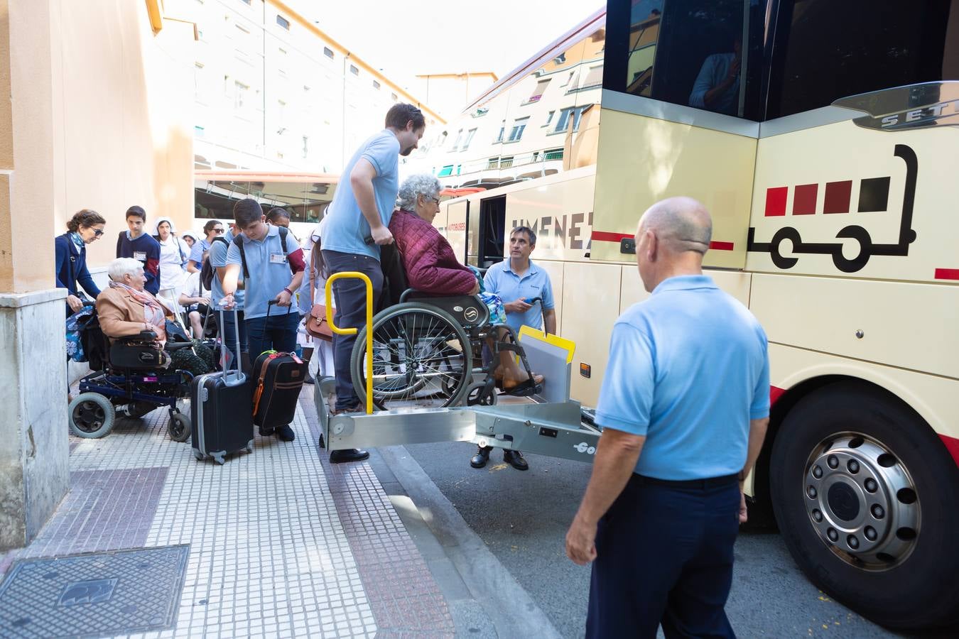 Fotos: Salida de la expedición diocesana a Lourdes