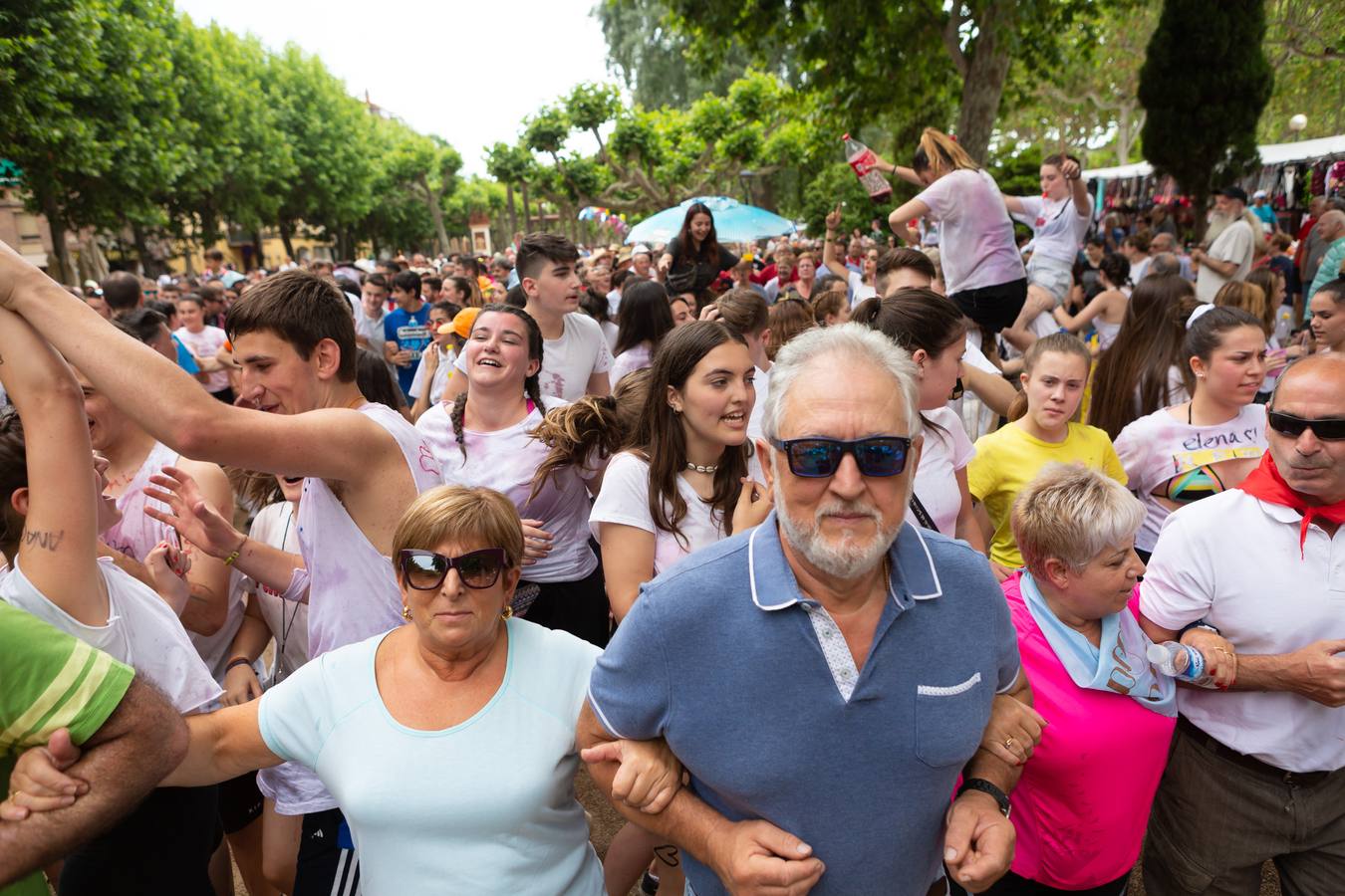 Fotos: Los almuerzos y las vueltas protagonizan las fiestas de Nájera