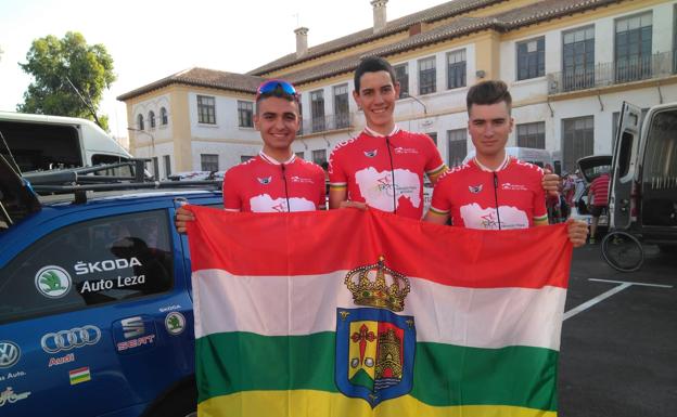 Arturo Grávalos, junto a Raúl Bastida y Alejandro Benito.