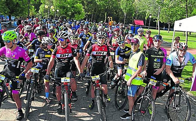 Participantes en la cicloturista.