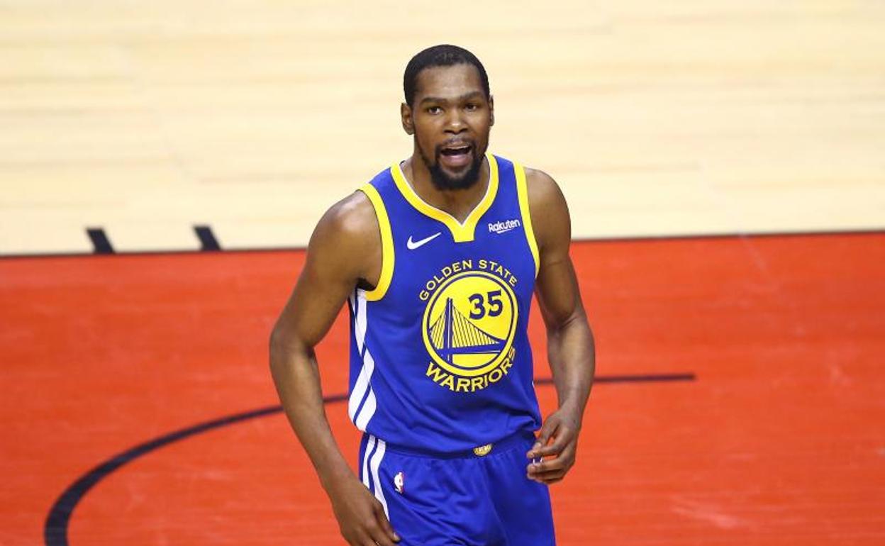 Kevin Durant, durante un partido con los Warriors.