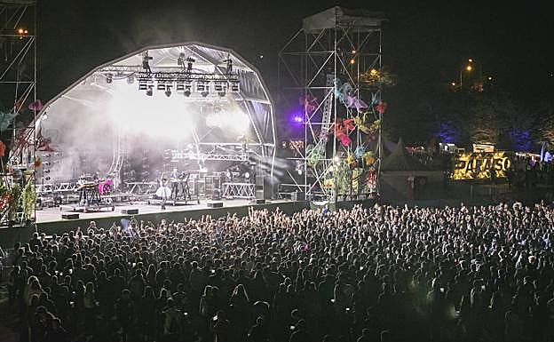 Actuación de Chvrches. 