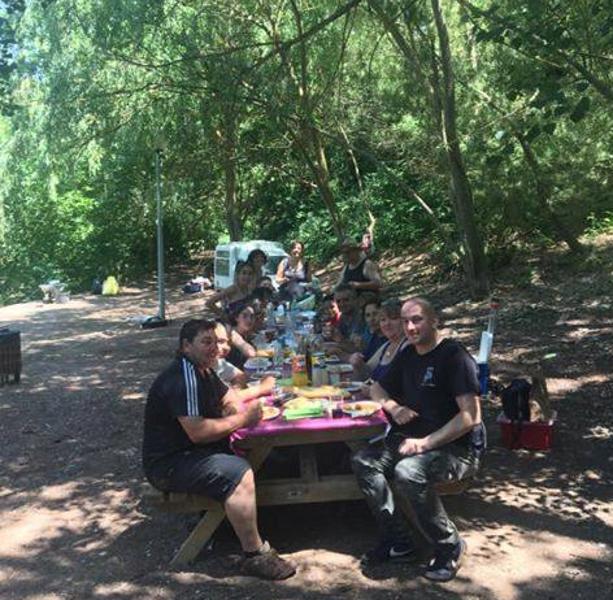 La comida juntos, merecido premio al buen trabajo, no ha faltado para celebrarlo en este espacio ya recuperado. 