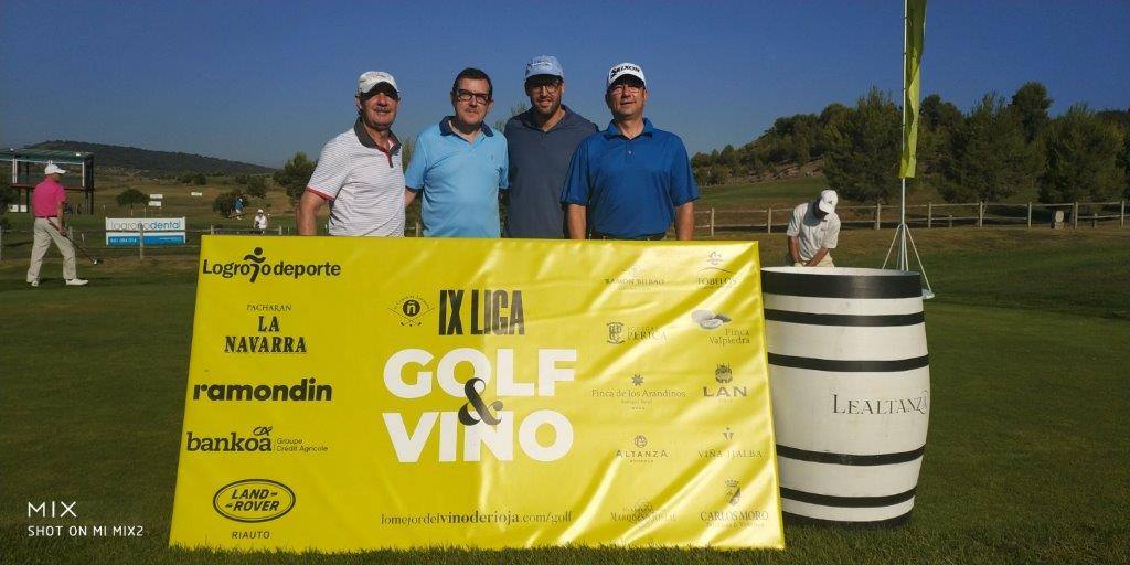 Los jugadores, en posición de salida.