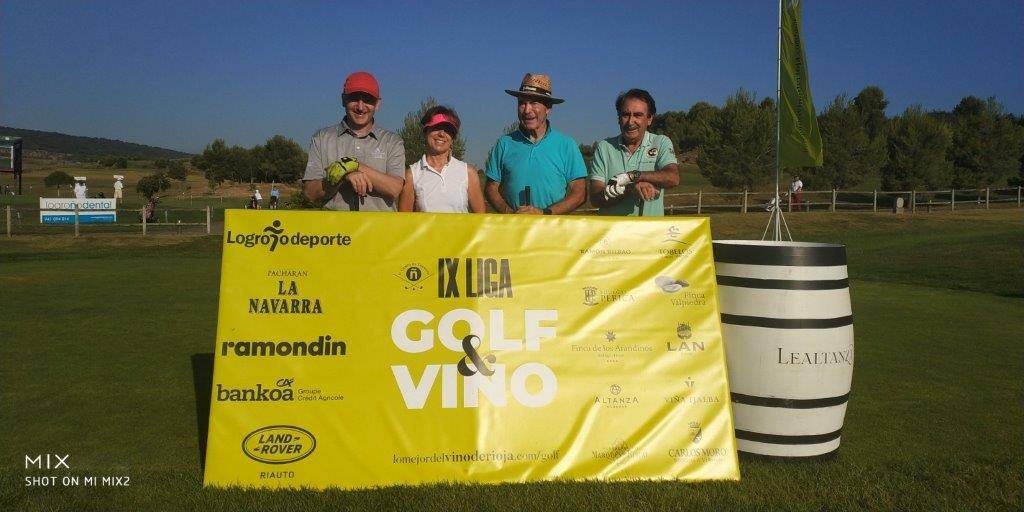 Los jugadores, en posición de salida.