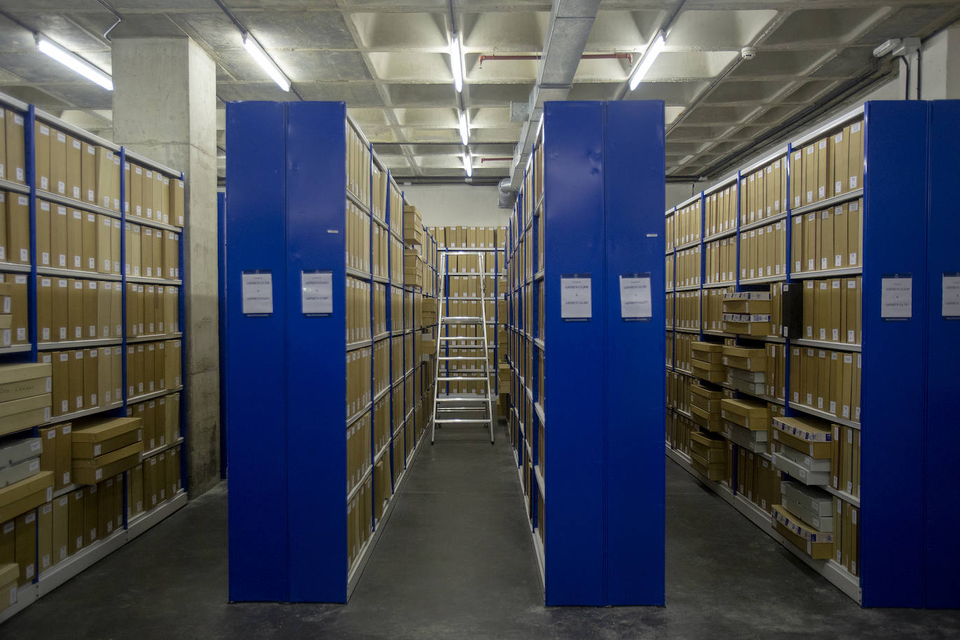 Es la desconocida segunda sede de la Biblioteca Nacional de España (BNE), pues la primera, ubicada en un palacio neoclásico del Paseo de Recoletos de la capital