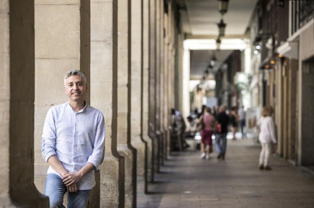 Francisco Ocón, en el centro de Logroño tras la entrevista concedida a Diario LA RIOJA. 