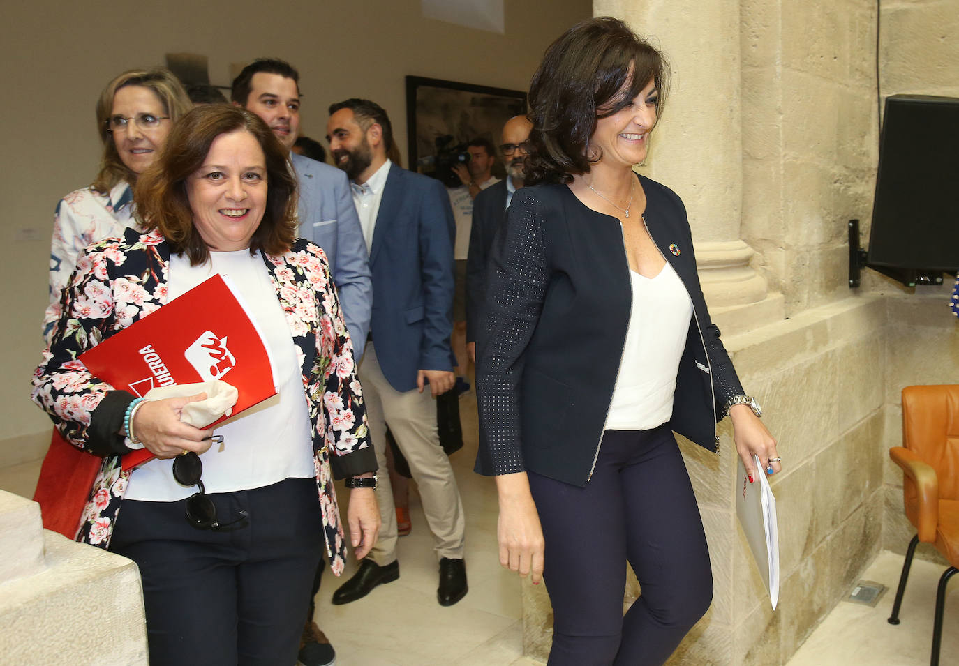 Fotos: Primera sesión del debate de investidura de Concha Andreu