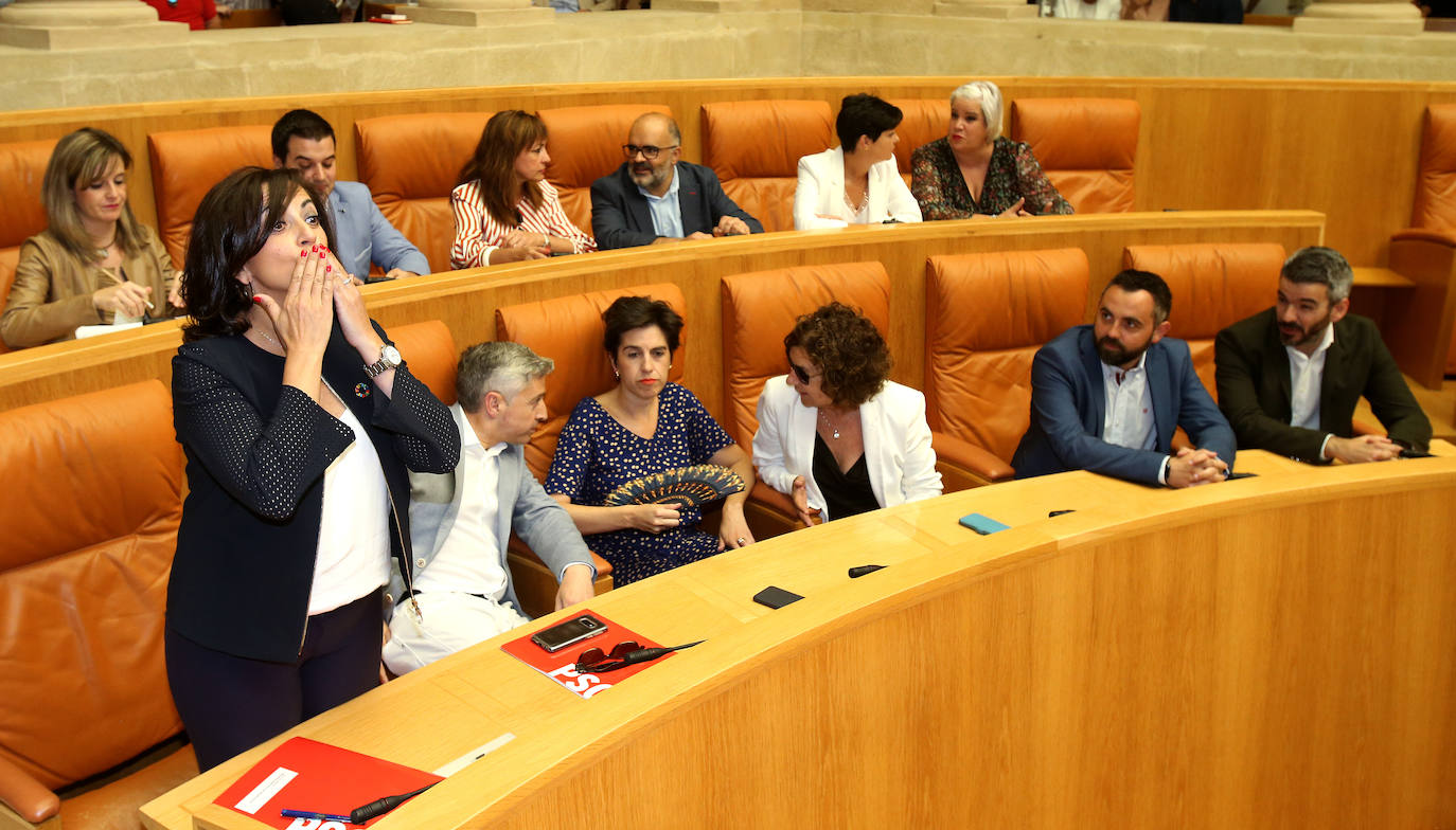 Fotos: Primera sesión del debate de investidura de Concha Andreu