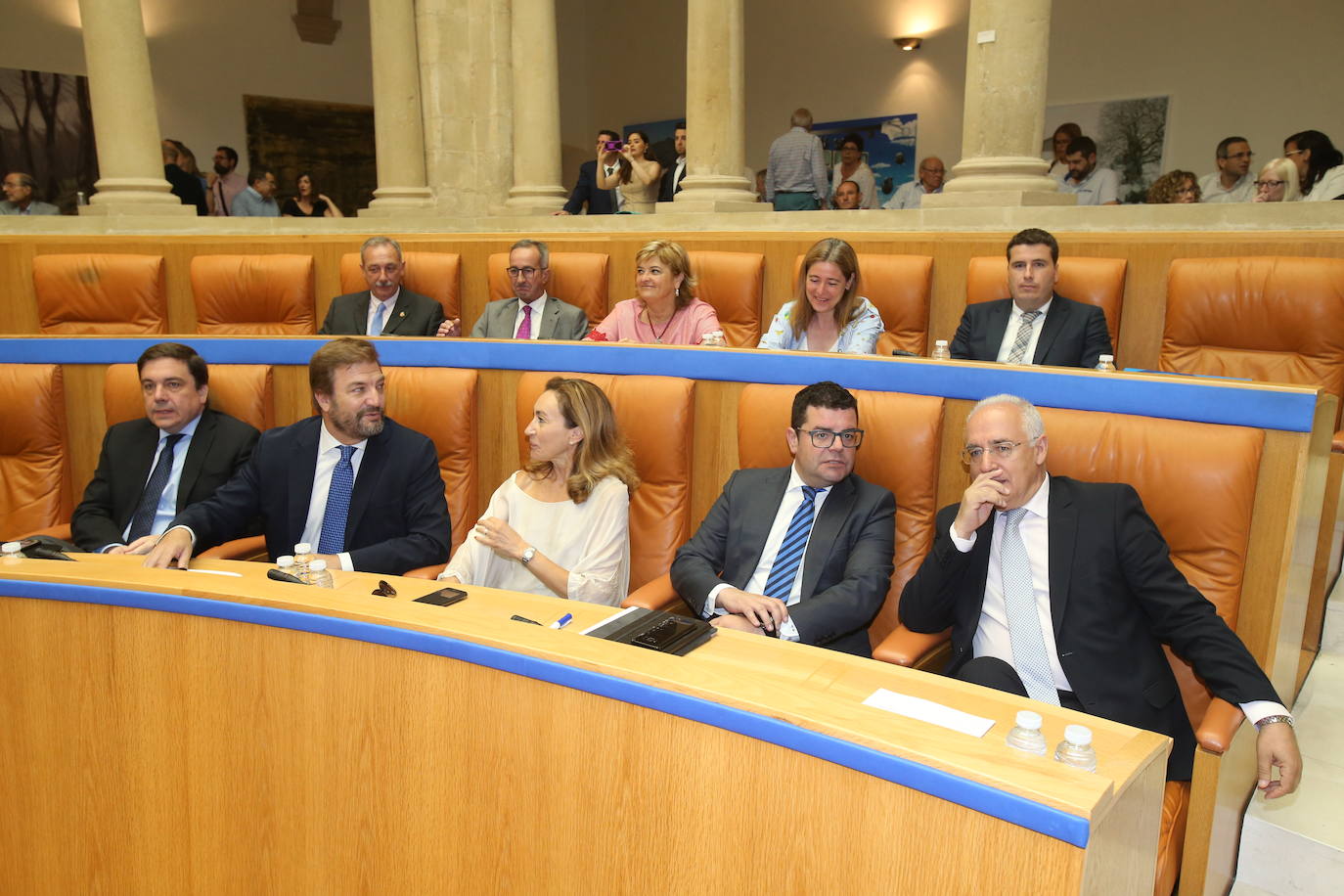 Fotos: Primera sesión del debate de investidura de Concha Andreu