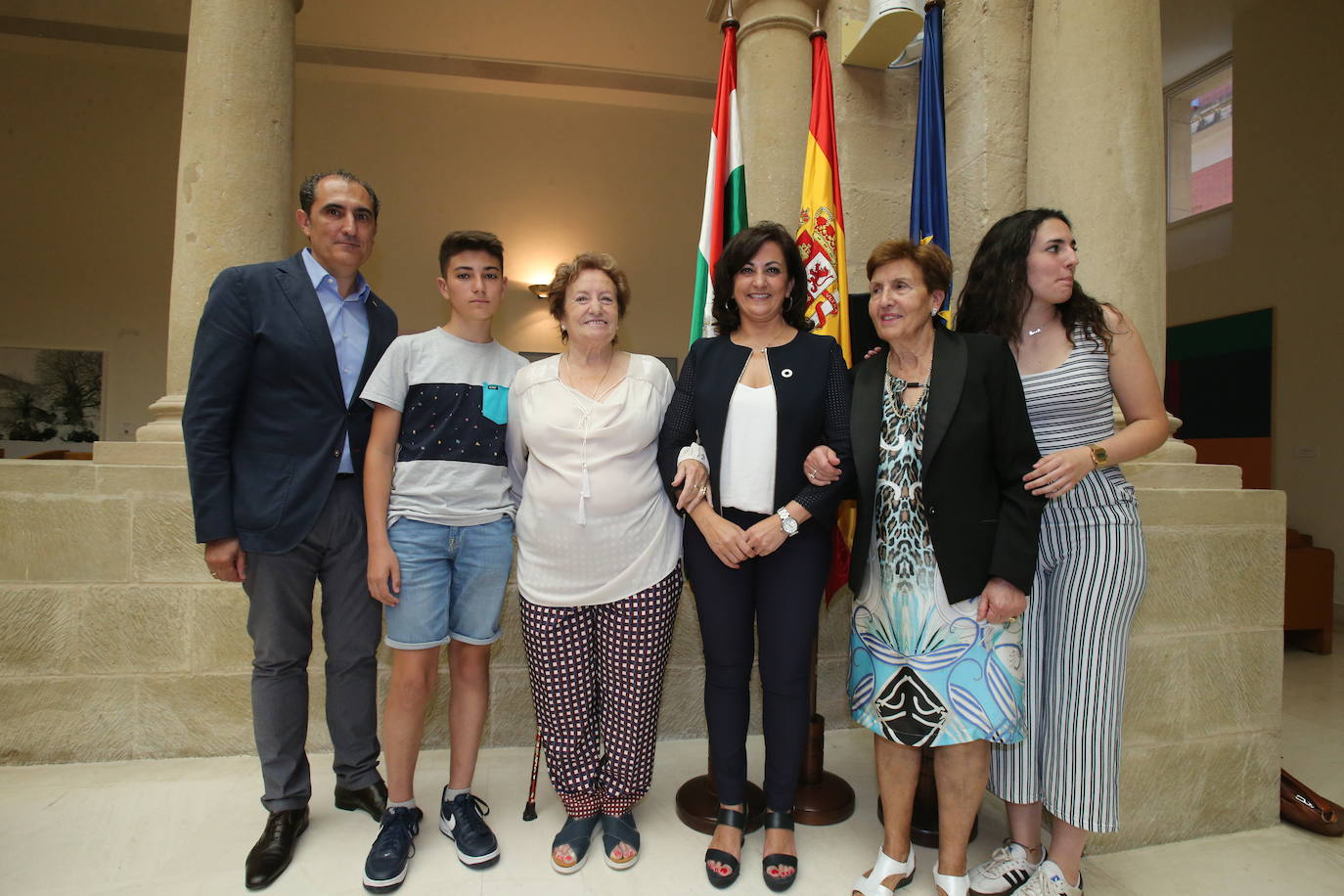 Fotos: Primera sesión del debate de investidura de Concha Andreu