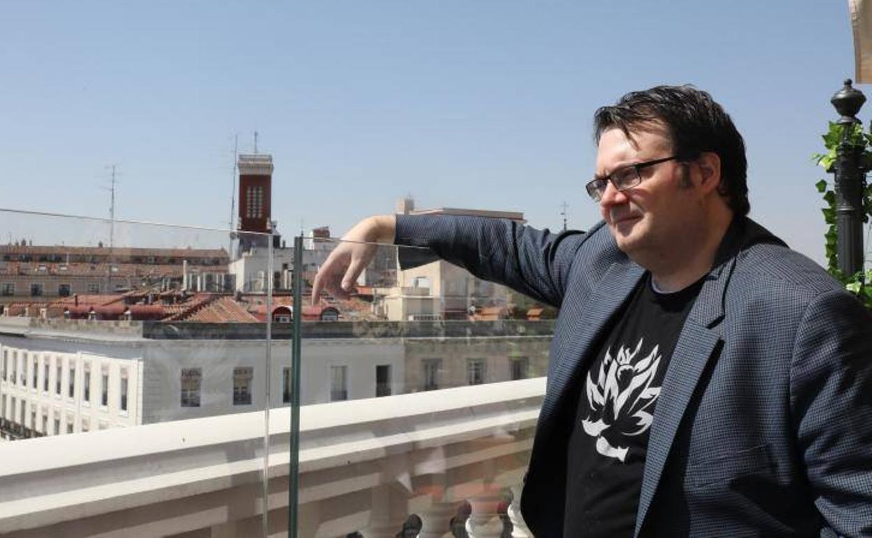 El escritor Brandon Sanderson, este martes en Madrid.