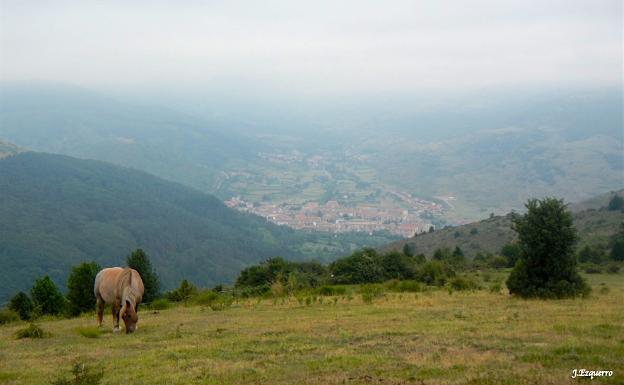 Imagen principal - Hayedos, aldeas y montañas de Ezcaray