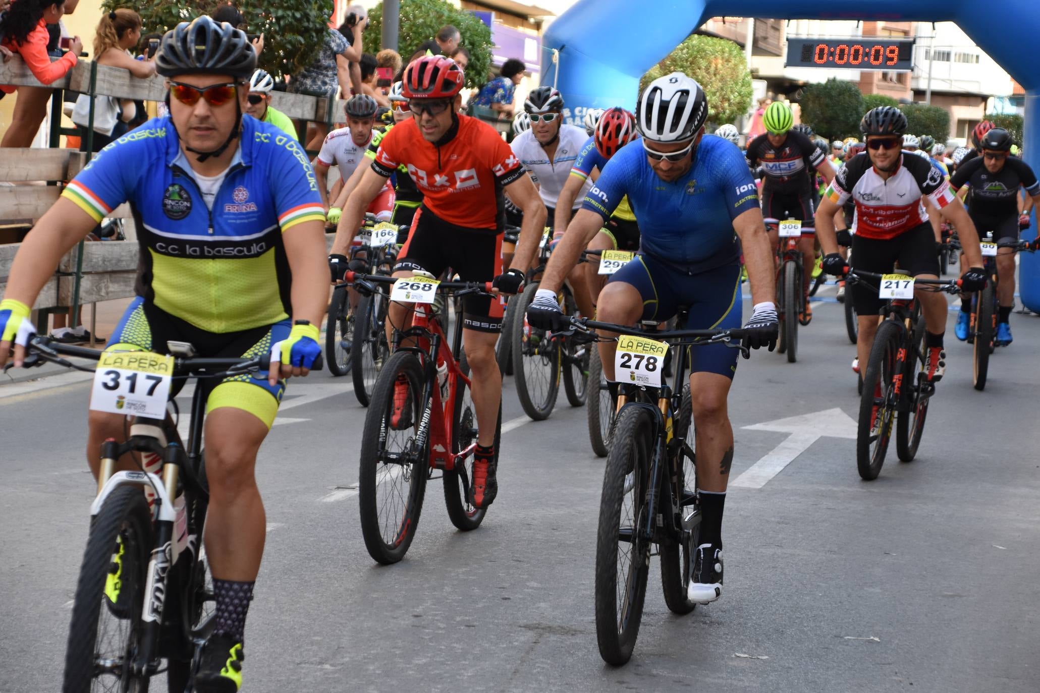 Fotos: Aitor Royo gana la BTT La Pera