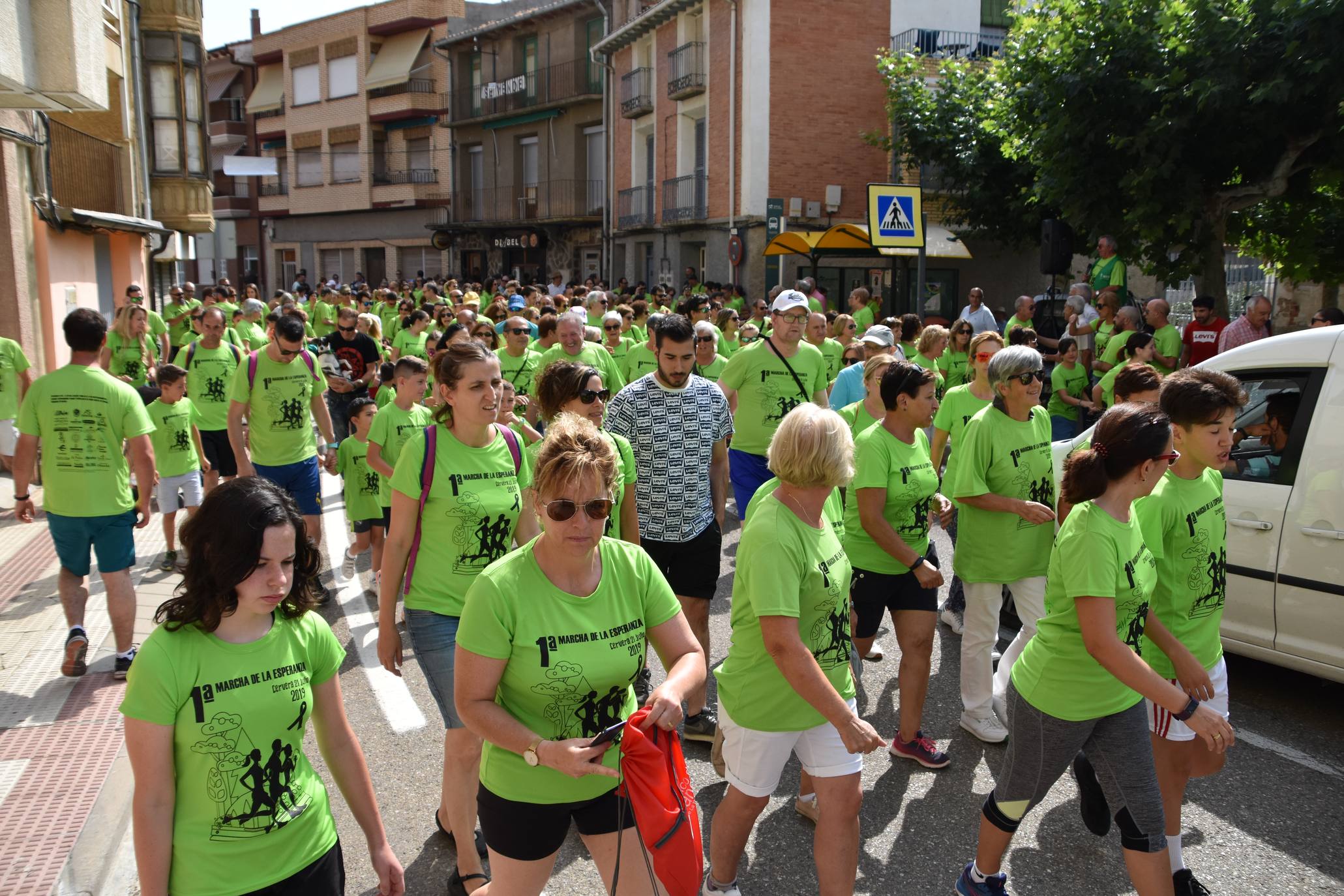 Fotos: Primera marcha de la esperanza a favor de la AECC en Cervera del Río Alhama