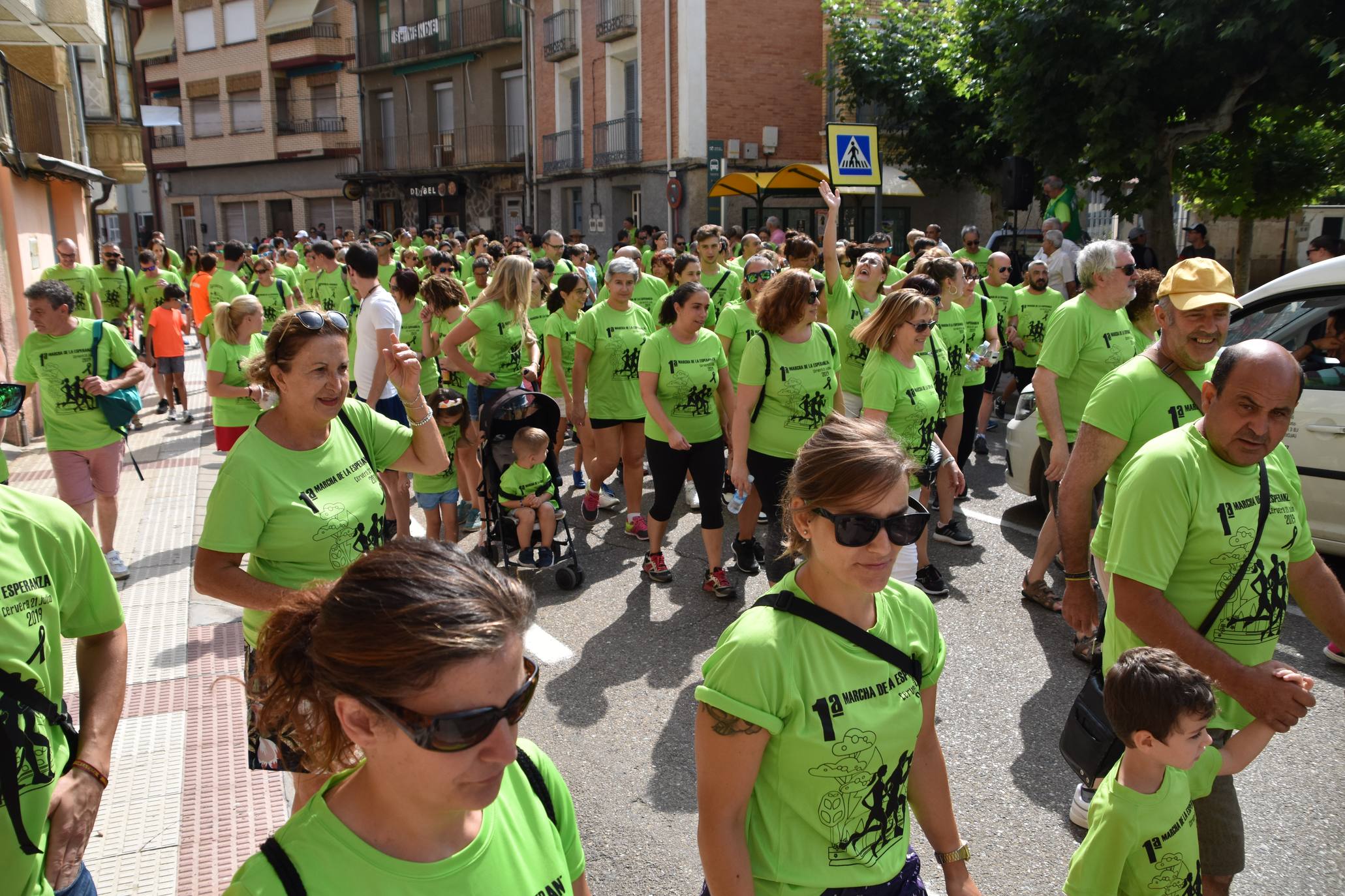 Fotos: Primera marcha de la esperanza a favor de la AECC en Cervera del Río Alhama