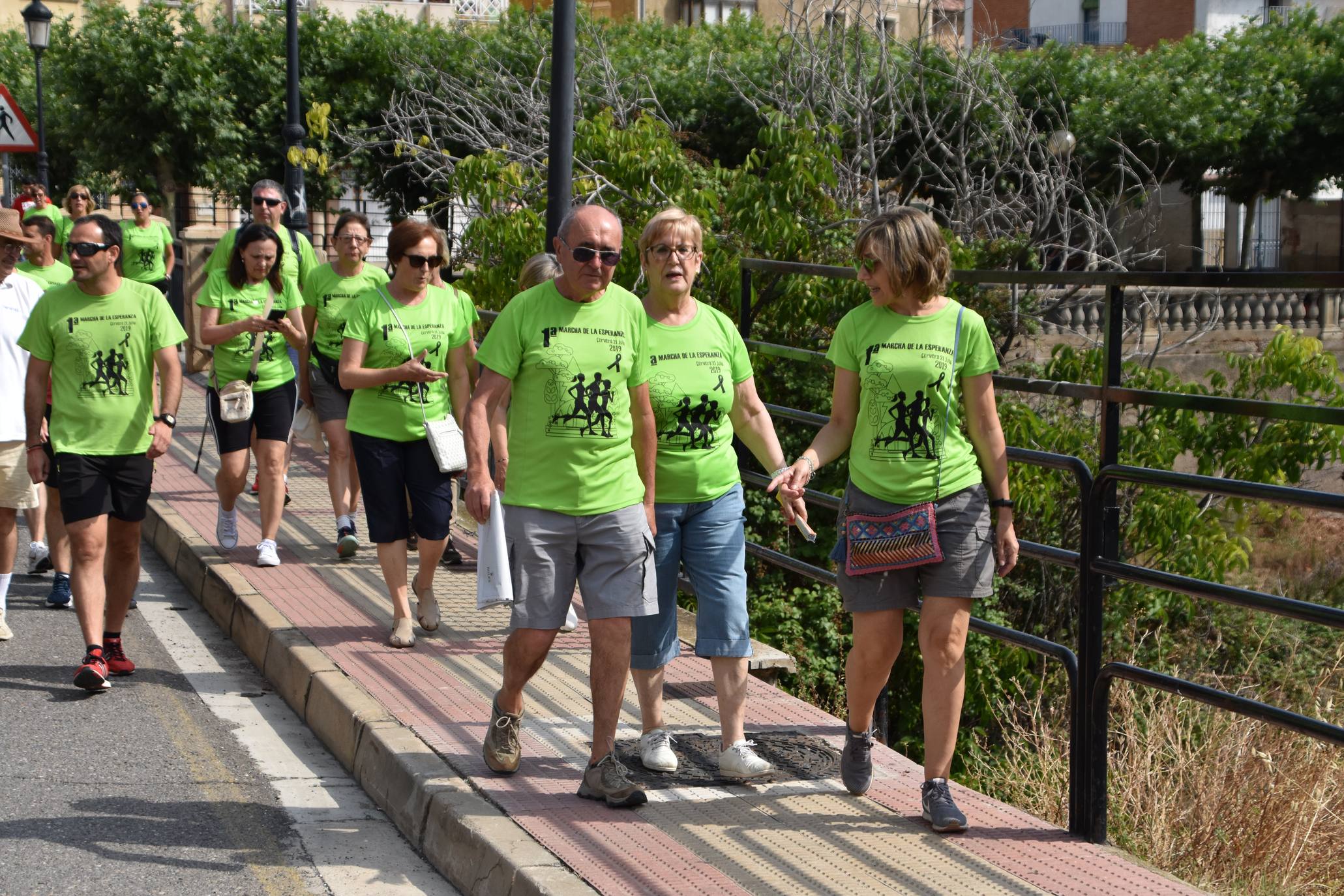 Fotos: Primera marcha de la esperanza a favor de la AECC en Cervera del Río Alhama