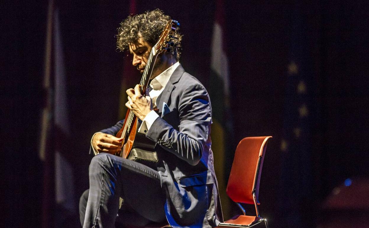 El guitarrista riojano Pablo Sáinz Villegas durante un concierto anterior. 