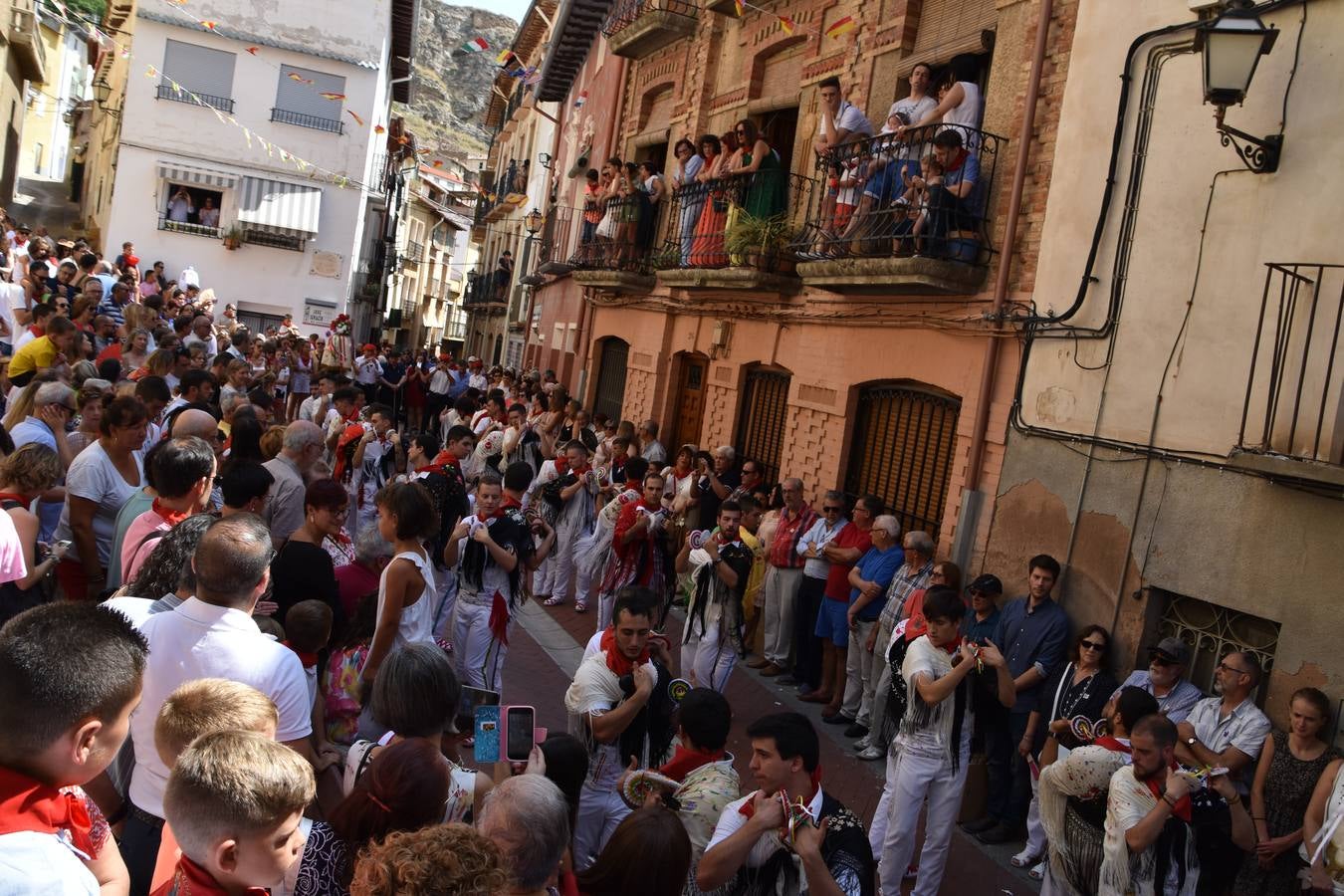 Fotos: Bajada de Santa Ana en las fiestas de Cervera