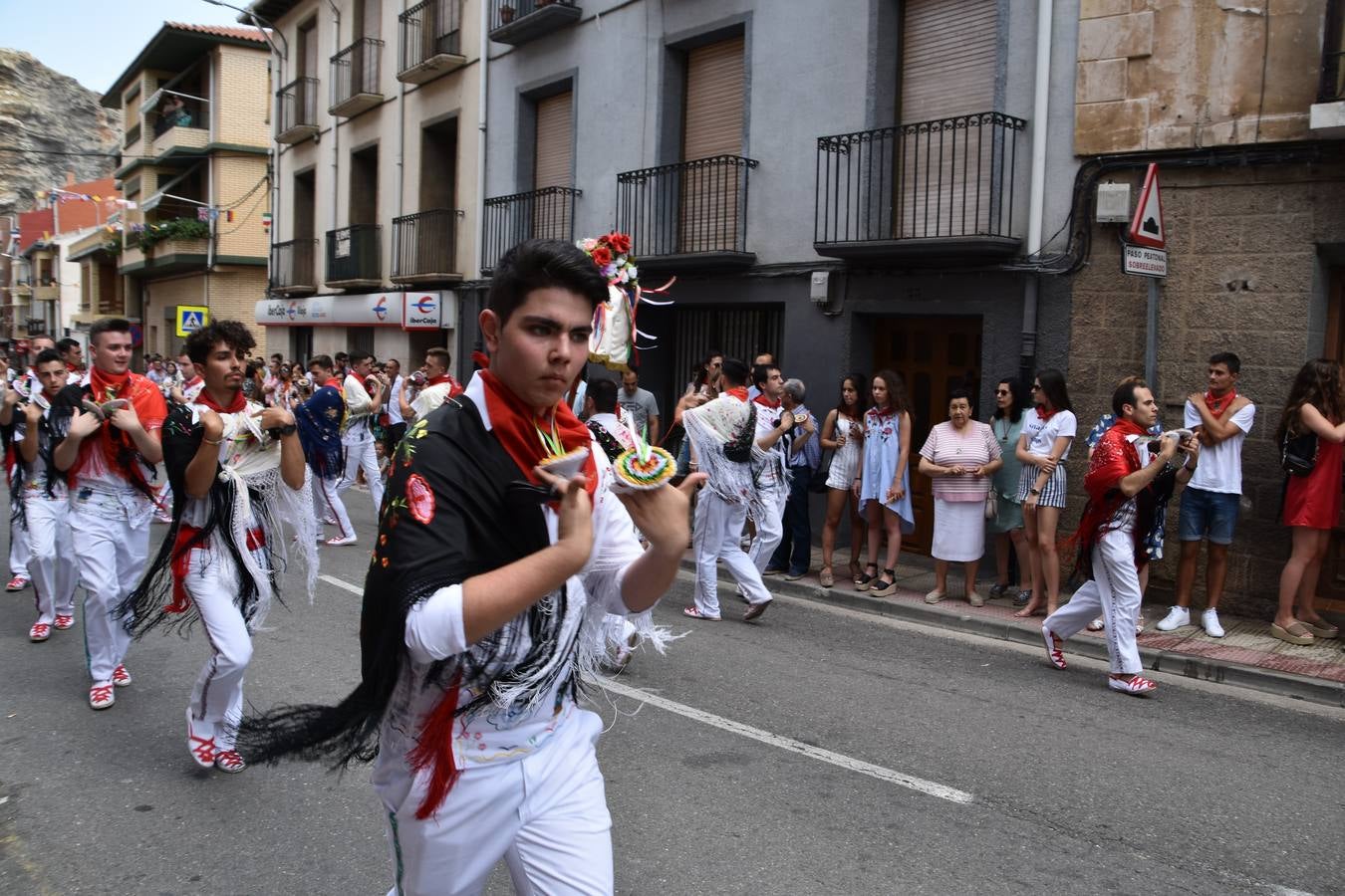 Fotos: Bajada de Santa Ana en las fiestas de Cervera