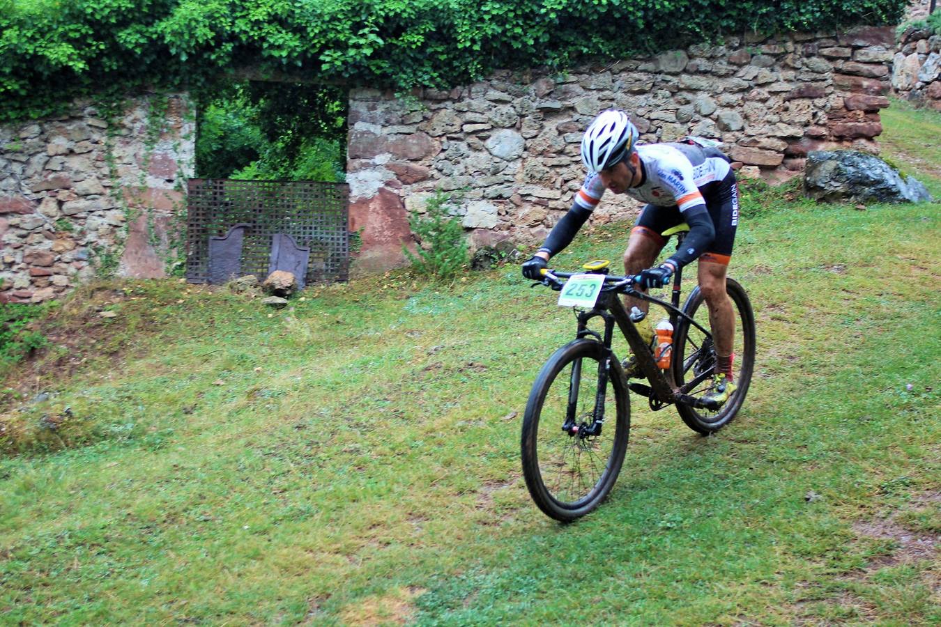 Fotos: Prueba: BTT Extreme de Ezcaray. El paso por Turza y Las Tres Aguas