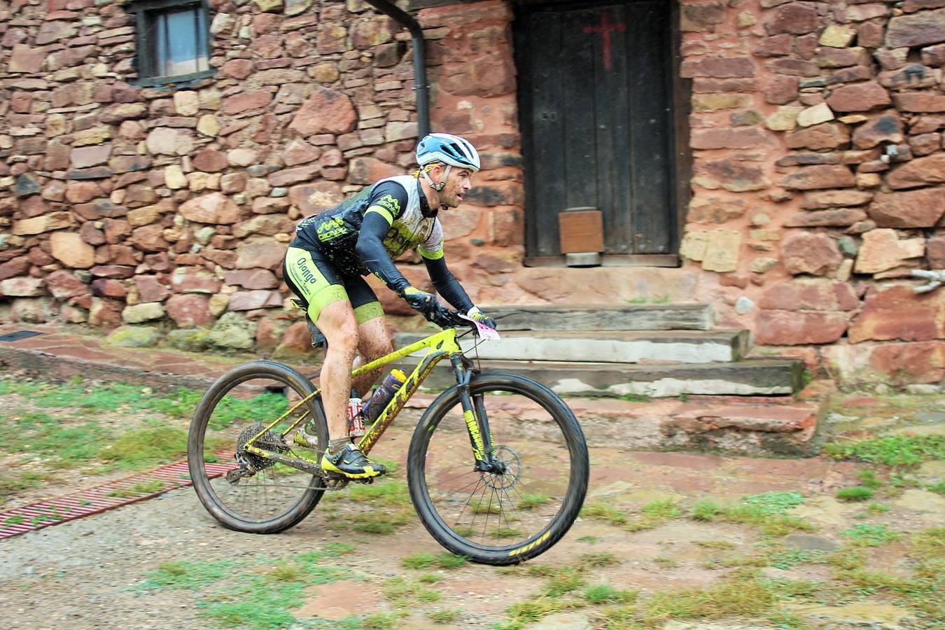 Fotos: Prueba: BTT Extreme de Ezcaray. El paso por Turza y Las Tres Aguas