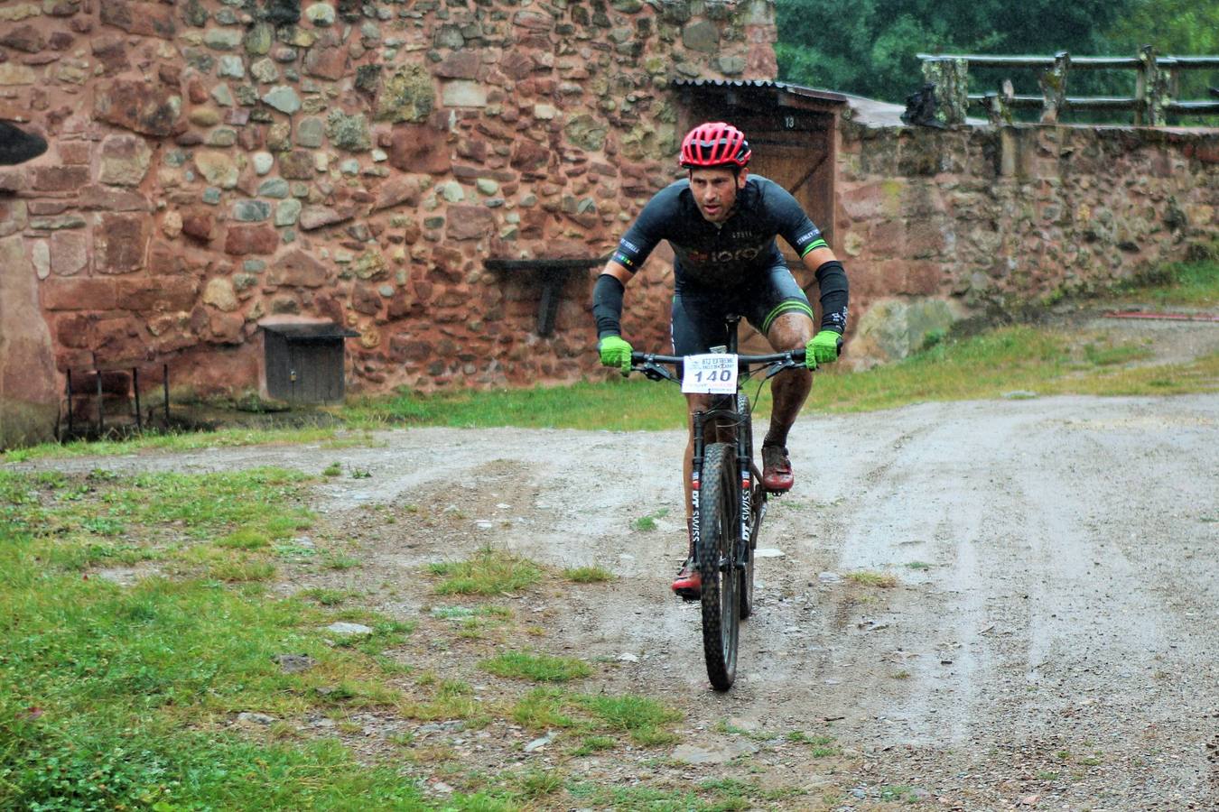 Fotos: Prueba: BTT Extreme de Ezcaray. El paso por Turza y Las Tres Aguas