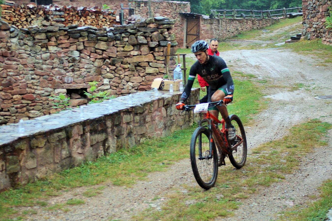 Fotos: Prueba: BTT Extreme de Ezcaray. El paso por Turza y Las Tres Aguas