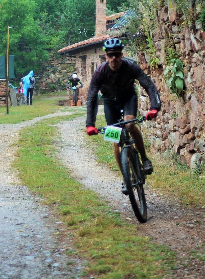 Fotos: Prueba: BTT Extreme de Ezcaray. El paso por Turza y Las Tres Aguas