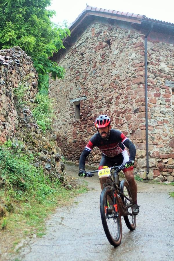 Fotos: Prueba: BTT Extreme de Ezcaray. El paso por Turza y Las Tres Aguas