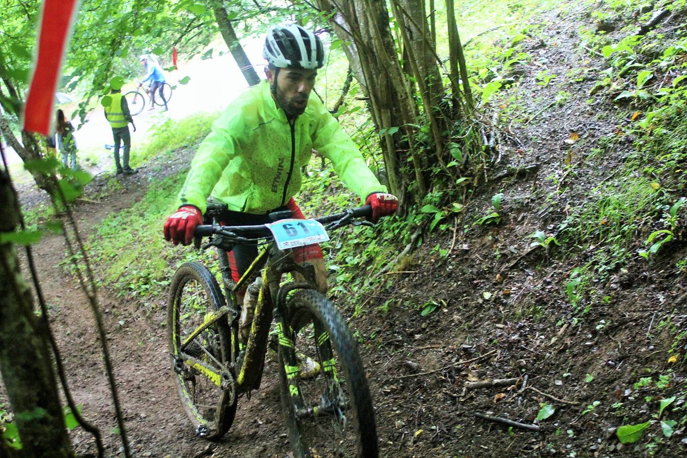 Fotos: Prueba: BTT Extreme de Ezcaray. El paso por Turza y Las Tres Aguas