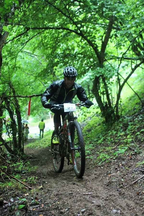 Fotos: Prueba: BTT Extreme de Ezcaray. El paso por Turza y Las Tres Aguas