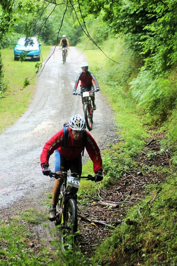 Fotos: Prueba: BTT Extreme de Ezcaray. El paso por Turza y Las Tres Aguas