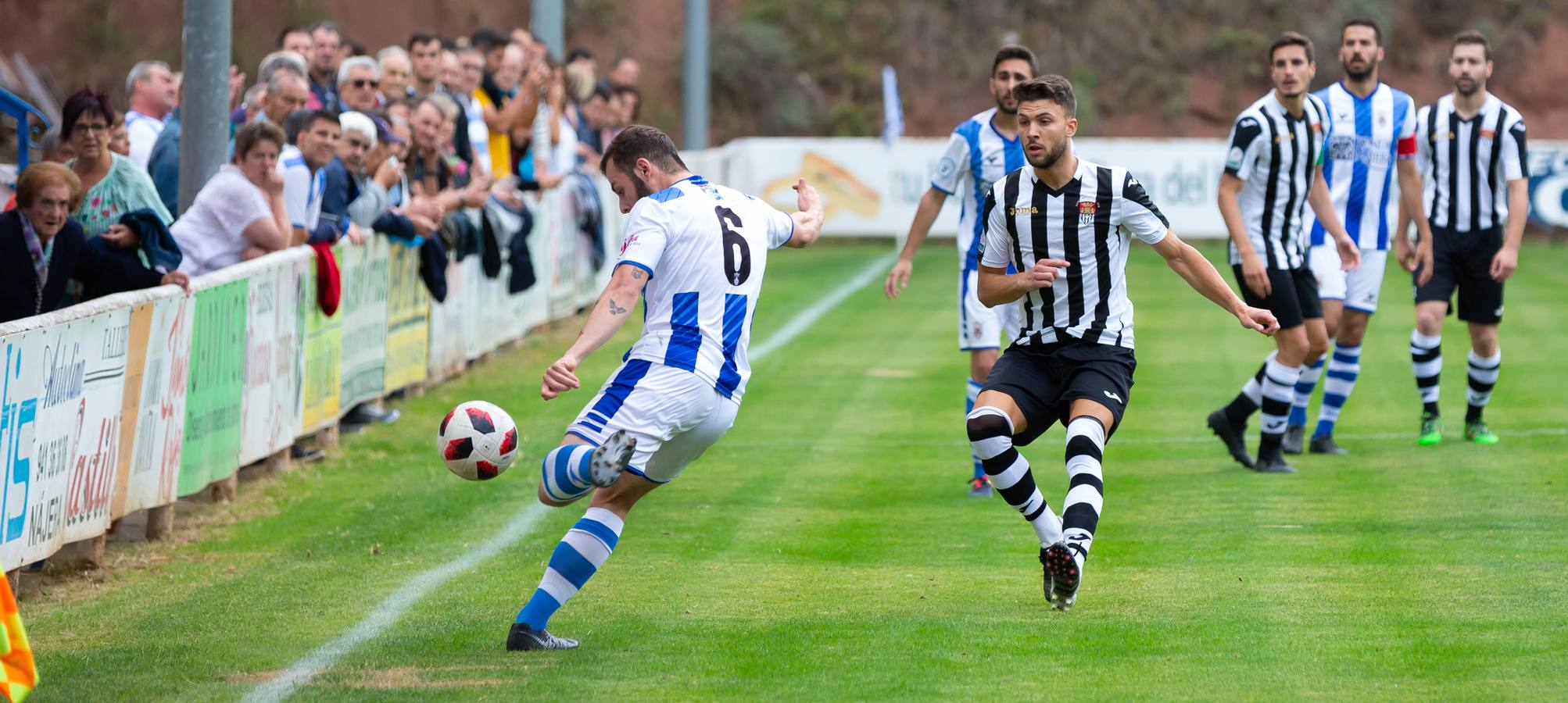 Fotos: El Haro derrota al Náxara en su estreno