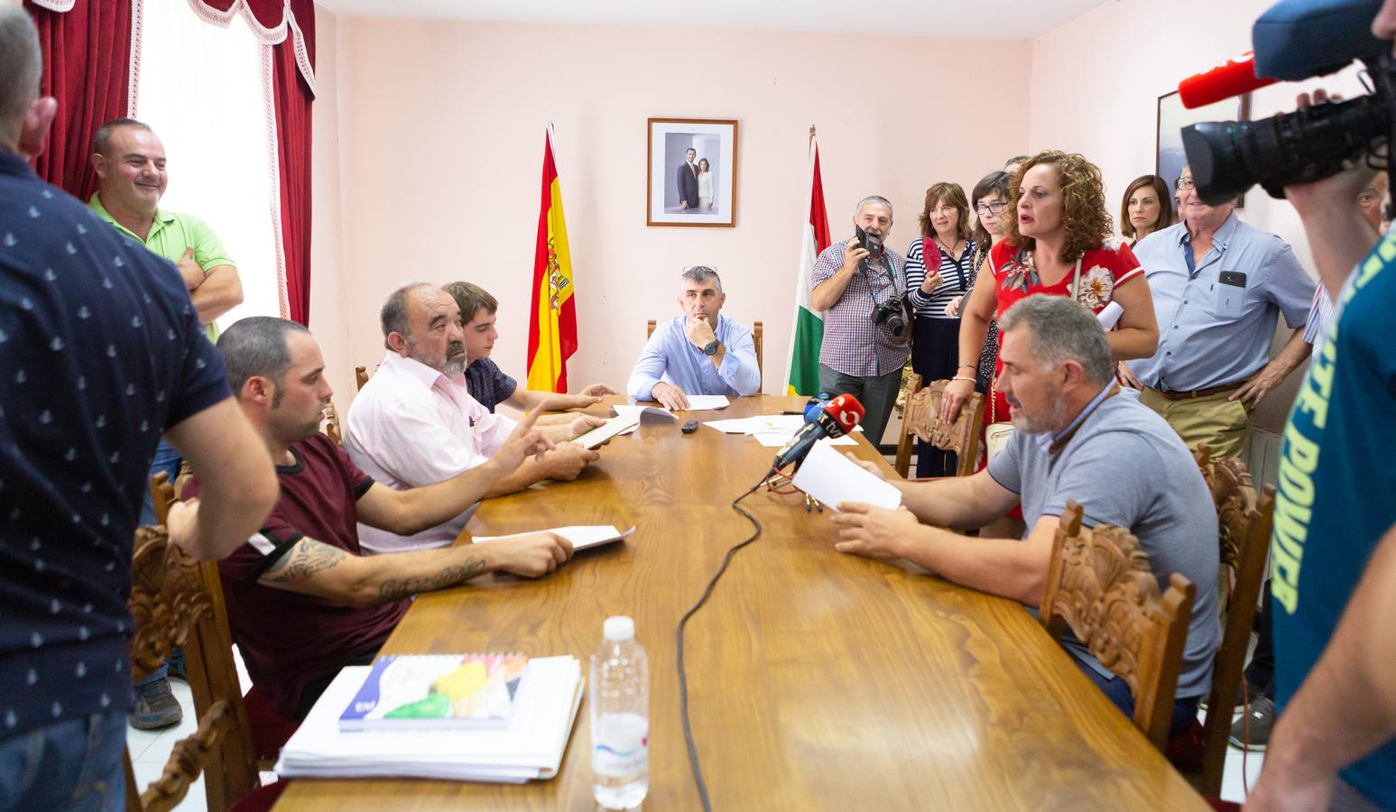 Fotos: Las imágenes de la moción de censura en Tricio