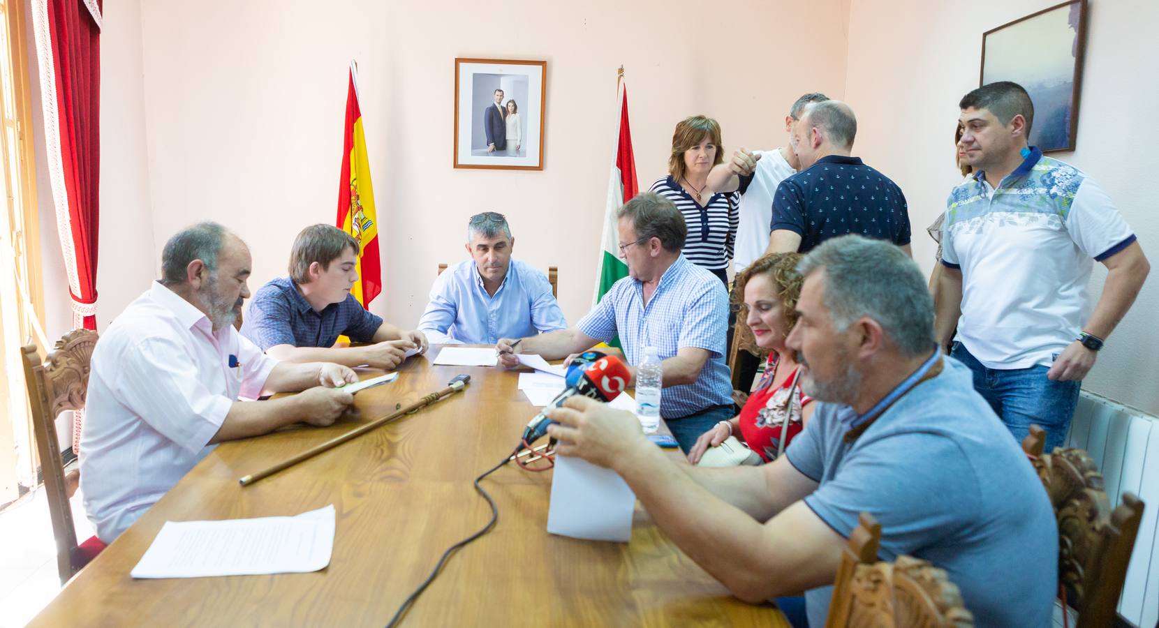 Fotos: Las imágenes de la moción de censura en Tricio