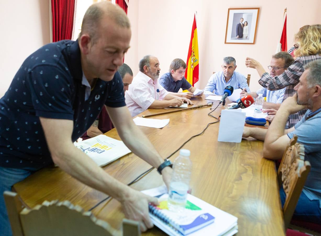 Fotos: Las imágenes de la moción de censura en Tricio