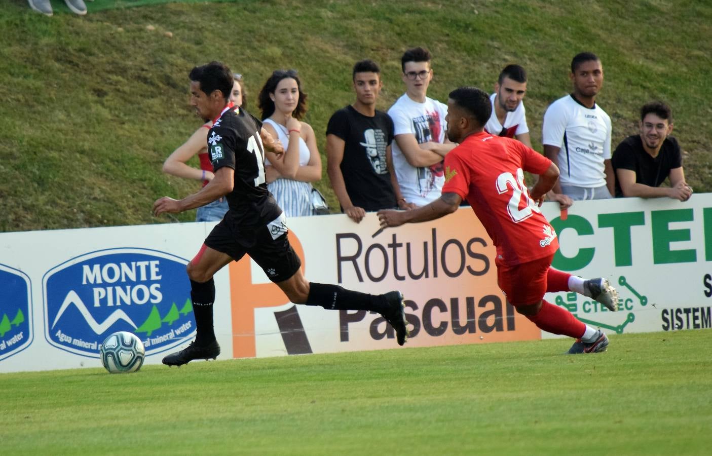 Fotos: Las fotografías del encuentro entre el Numancia y la UD Logroñés