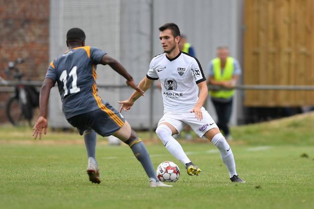 Adrián Lapeña, con la camiseta del KAS Eupen.