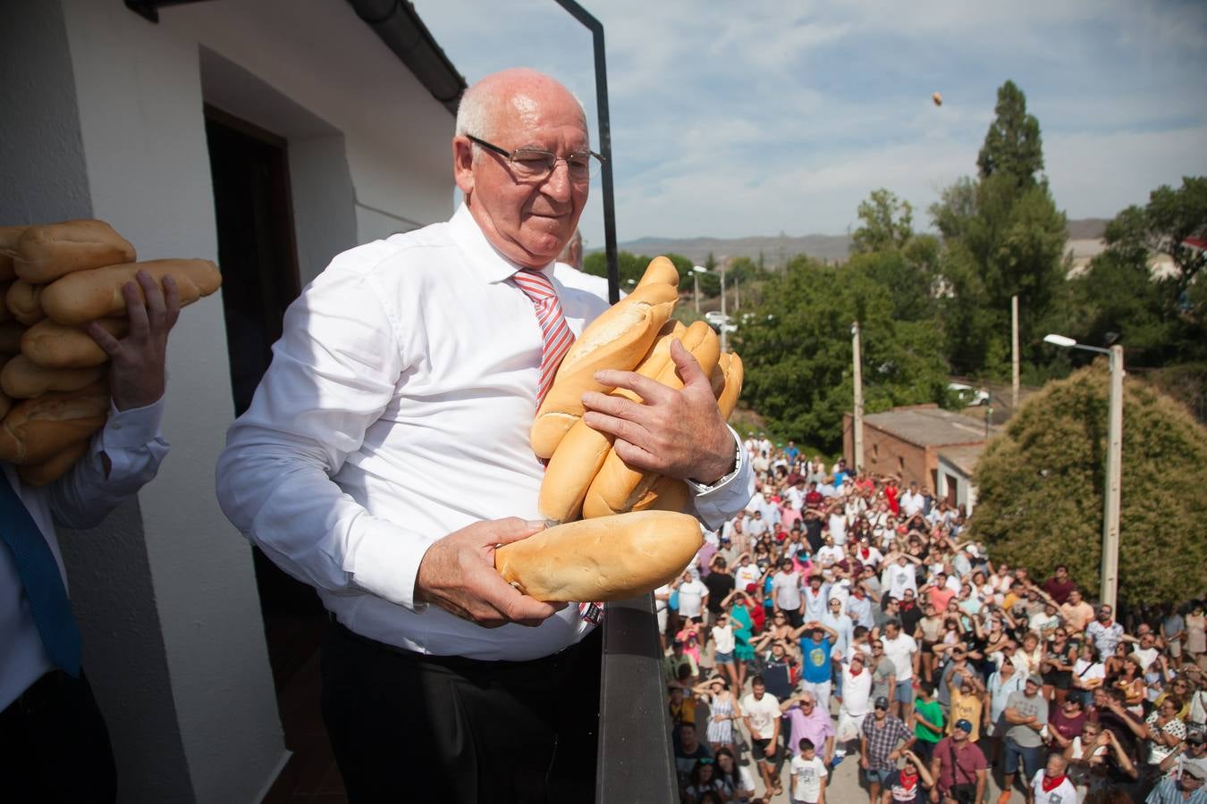 Fotos: Las imágenes del lanzamiento del pan y el queso en Quel