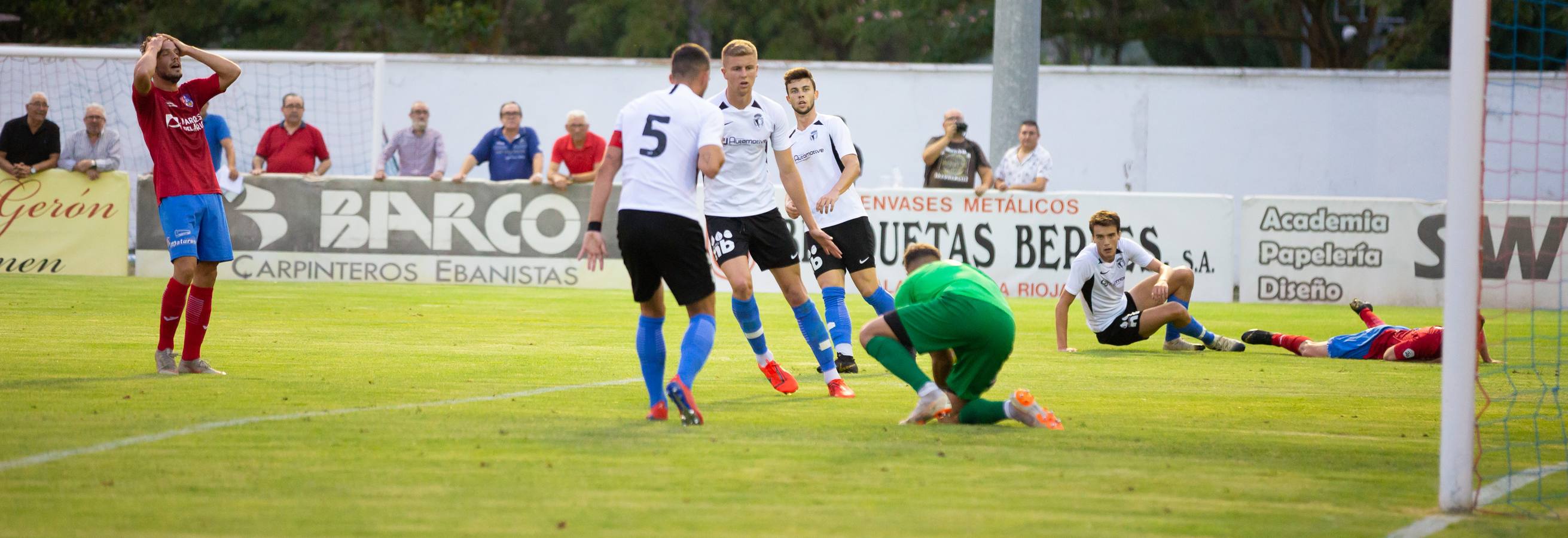 Fotos: El Calahorra cae ante el Burgos