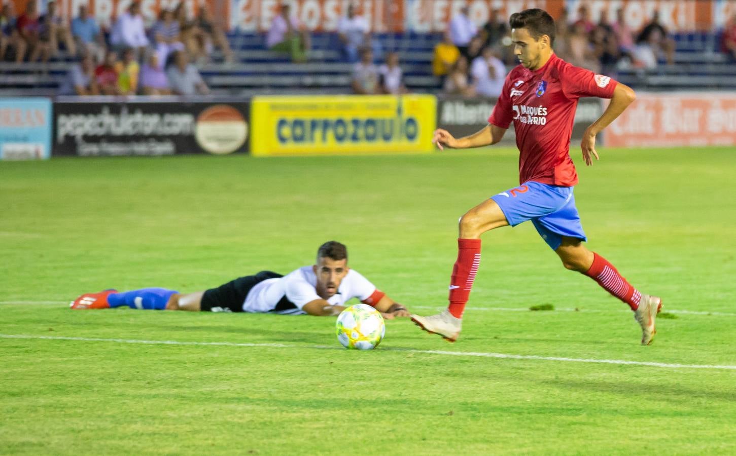 Fotos: El Calahorra cae ante el Burgos